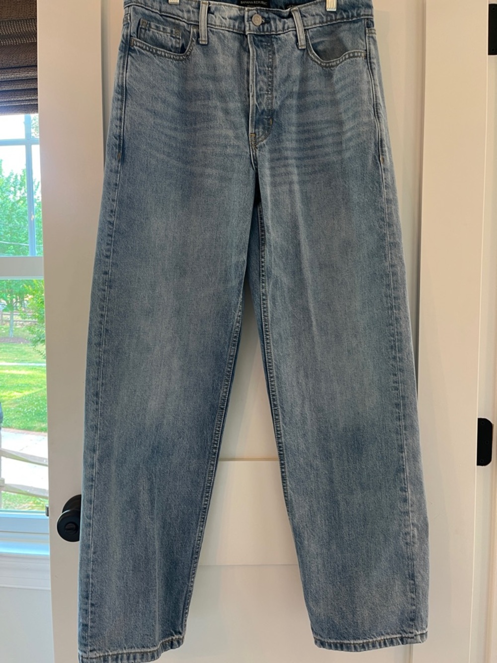Banana Republic Light Blue Mid-Rise Loose Stovepipe Jeans